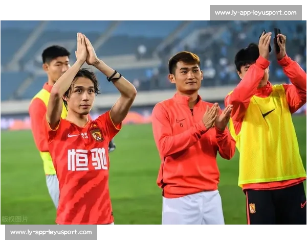 拜仁世俱杯生死战前陷雷暴困局！奥兰多机场滞留超 1 小时，将帅齐心破局待飞