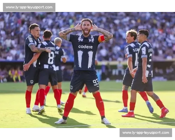 吉拉西梅开二度终结拉莫斯！欧冠金靴盛赞传奇后卫：这是顶级对抗