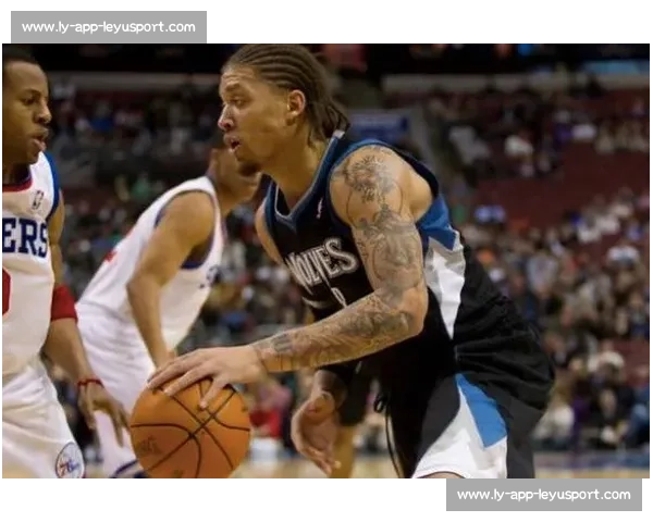 比斯利盛赞埃文斯篮板超魔兽：单场 20 板如探囊取物