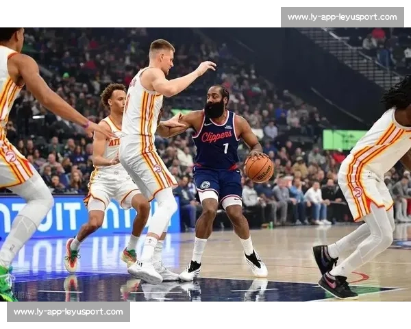 湖人中锋引援遇阻：多队抬价施压，克内克特或成凯斯勒交易筹码