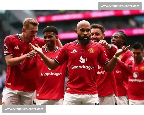 曼联新赛季锋线重组：库尼亚、姆贝乌莫领衔，新 9 号引援加速