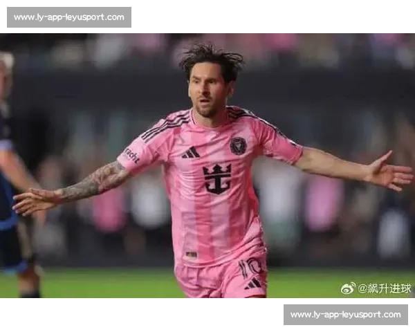 罗马诺确认！曼联 14 岁 “小梅西” 续约两年，U18 三场三球引爆老特拉福德